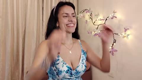 Sofi Bella online show from 04/29/26, 07:20
