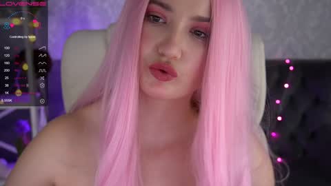 Snapshot of sofiebloom chatting on 12/08/24, 09:52 Sofie online show from 12/08/24, 09:52