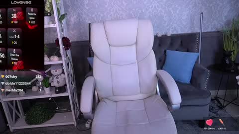 Snapshot of sofiebloom chatting on 01/16/25, 12:55 Sofie online show from 01/16/25, 12:55