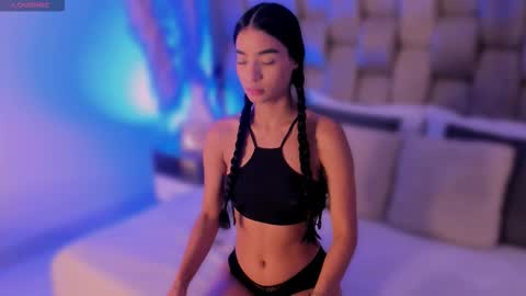 Snapshot of sofiewild_ chatting on 12/04/25, 10:18 sofie online show from 12/04/25, 10:18