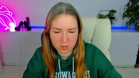 Snapshot of sofii_darling chatting on 02/19/26, 05:42 sofii_darling online show from 02/19/26, 05:42