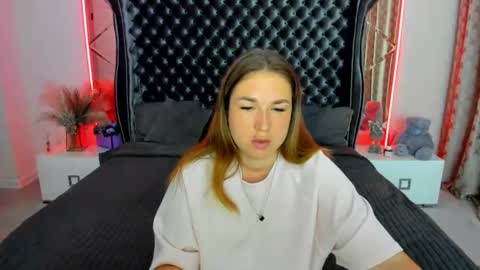 sofii_darling online show from 06/15/26, 04:20