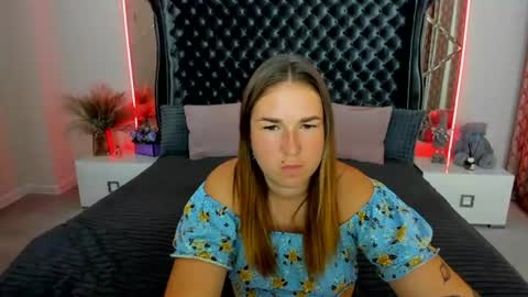 sofii_darling online show from 07/23/26, 05:00