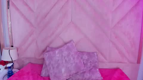 Snapshot of sofii_jones chatting on 10/08/25, 12:41 sofii_jones online show from 10/08/25, 12:41