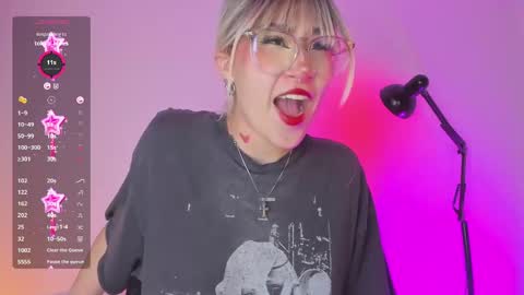 Snapshot of sofii_uwu_ chatting on 02/27/25, 08:09 Sofii online show from 02/27/25, 08:09