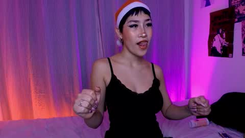 Snapshot of sofii_uwu_ chatting on 12/16/25, 11:21 Sofii online show from 12/16/25, 11:21