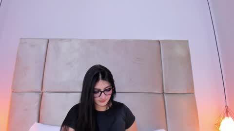 Snapshot of sofiiaduque_ chatting on 12/03/25, 05:15 Sofia online show from 12/03/25, 05:15