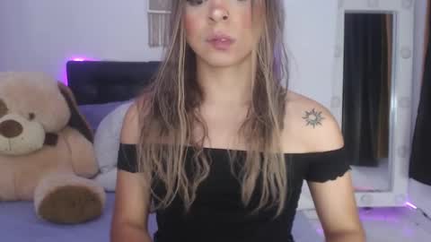 Snapshot of sofiievans_ chatting on 02/28/25, 01:05   online show from 02/28/25, 01:05