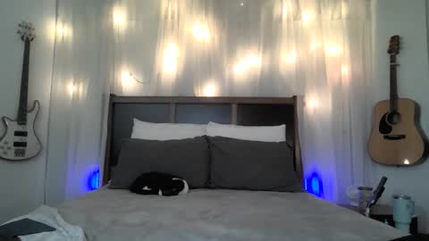 Sofi King online show from 04/02/26, 09:23