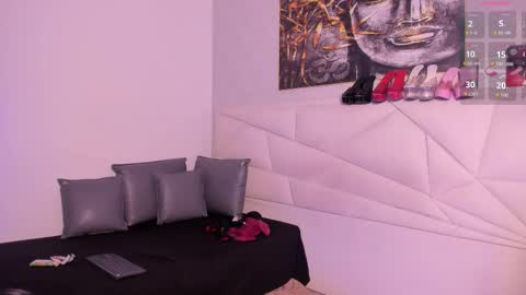      online show from 12/15/25, 11:25