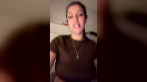 sofisofia1111 online show from 04/23/26, 10:01