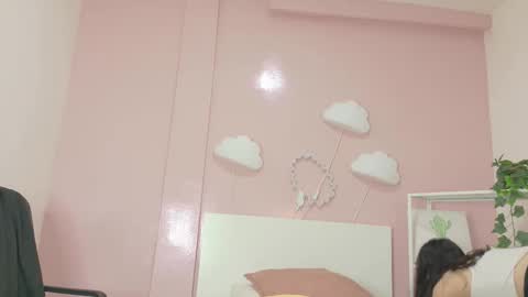 SOFITEEN  online show from 12/04/25, 11:30