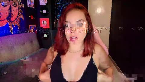 Snapshot of sofnicol_ chatting on 05/13/26, 12:52 Nicol online show from 05/13/26, 12:52