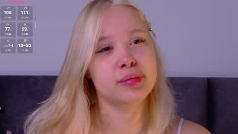 Snapshot of softangelxkisses chatting on 07/27/26, 05:14 Angelina online show from 07/27/26, 05:14