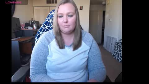 Snapshot of softerpeaches chatting on 12/04/24, 07:56 Rose online show from 12/04/24, 07:56