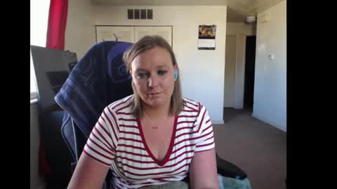 Snapshot of softerpeaches chatting on 11/06/25, 08:43 Rose online show from 11/06/25, 08:43