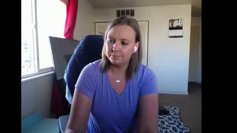 Snapshot of softerpeaches chatting on 12/04/25, 08:50 Rose online show from 12/04/25, 08:50