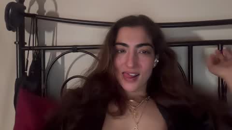 Snapshot of softheatmaria chatting on 12/18/25, 03:23 Soft Heat Maria online show from 12/18/25, 03:23