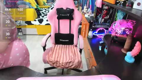 Sofie online show from 11/14/25, 02:21