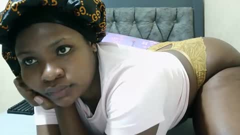 Snapshot of softsinn chatting on 04/19/26, 08:44 sheryll online show from 04/19/26, 08:44