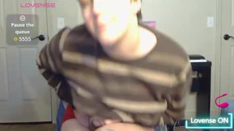 Snapshot of softtboyfriend chatting on 11/26/25, 04:30 Day online show from 11/26/25, 04:30