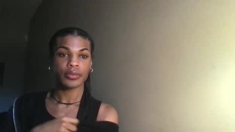 Snapshot of solaceeve chatting on 11/06/25, 08:21 SolaceEve online show from 11/06/25, 08:21