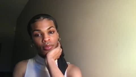 Snapshot of solaceeve chatting on 11/07/25, 08:53 SolaceEve online show from 11/07/25, 08:53