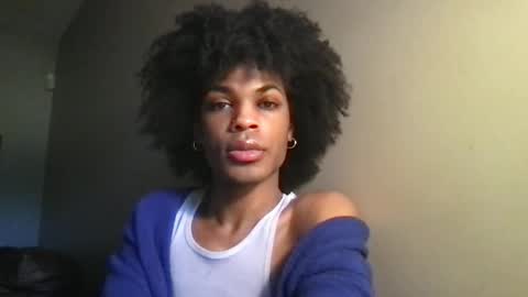 Snapshot of solaceeve chatting on 11/24/25, 06:51 SolaceEve online show from 11/24/25, 06:51