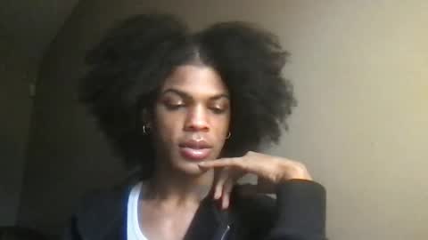 Snapshot of solaceeve chatting on 12/04/25, 04:05 SolaceEve online show from 12/04/25, 04:05