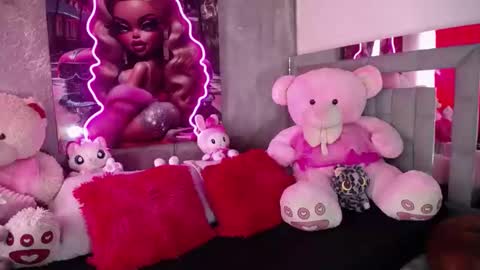 instagram    evalunavelez1. online show from 10/01/25, 04:13