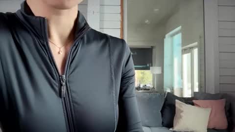 Bella online show from 03/09/26, 07:23