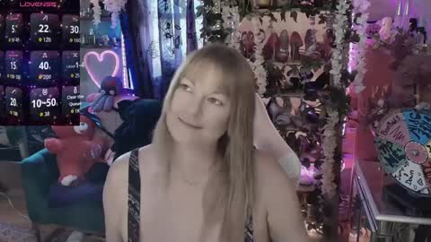 solesticia online show from 09/15/25, 06:19