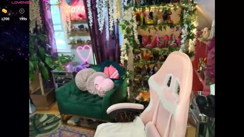 solesticia online show from 12/20/25, 08:49