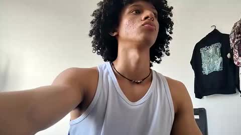 Snapshot of solorizo chatting on 03/01/26, 09:28 Hi Im Weller Check my Bio online show from 03/01/26, 09:28