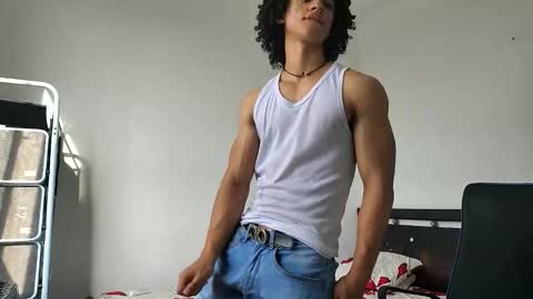 Snapshot of solorizo chatting on 04/22/26, 09:05 Hi Im Weller Check my Bio online show from 04/22/26, 09:05