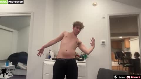 Snapshot of somechillbro chatting on 02/28/26, 01:28 Evan online show from 02/28/26, 01:28