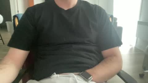 Snapshot of someoneyoudontsee chatting on 09/25/25, 01:37 someoneyoudontsee online show from 09/25/25, 01:37