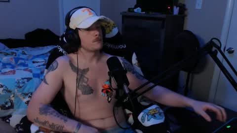 Snapshot of somethinqfunny chatting on 12/06/24, 04:58 Lover Boi online show from 12/06/24, 04:58