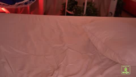 Snapshot of sonalegend_ chatting on 09/17/25, 05:36 My name isSonya online show from 09/17/25, 05:36