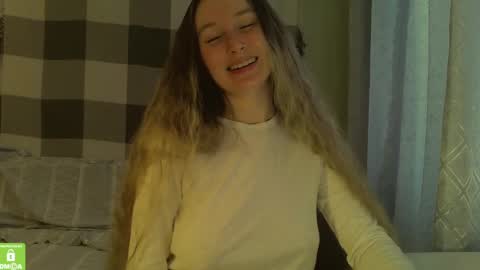 Snapshot of song_to_the_siren chatting on 01/11/25, 11:02 Mary online show from 01/11/25, 11:02