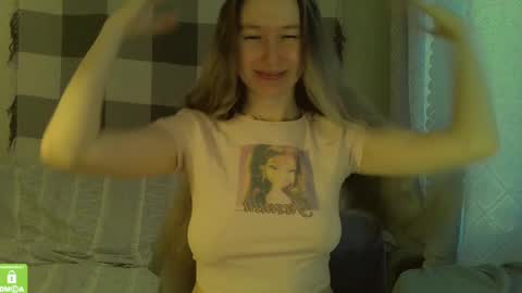 Snapshot of song_to_the_siren chatting on 01/12/25, 10:56 Mary online show from 01/12/25, 10:56