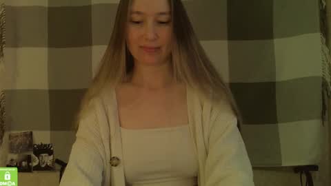 Snapshot of song_to_the_siren chatting on 02/14/25, 10:38 Mary online show from 02/14/25, 10:38