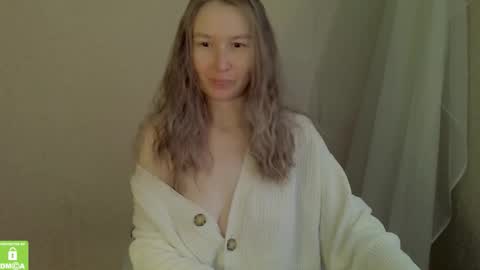 Snapshot of song_to_the_siren chatting on 09/14/25, 01:43 Mary online show from 09/14/25, 01:43