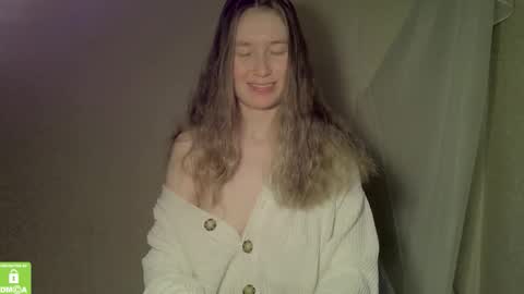 Snapshot of song_to_the_siren chatting on 11/28/25, 06:21 Mary online show from 11/28/25, 06:21