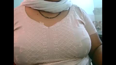 Snapshot of soni88888 chatting on 12/08/24, 05:18 soni88888 online show from 12/08/24, 05:18