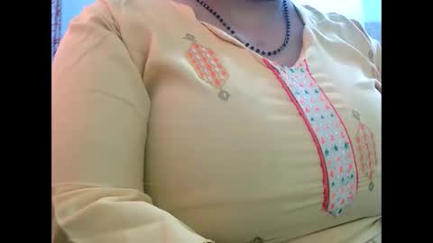 Snapshot of soni88888 chatting on 12/11/24, 05:43 soni88888 online show from 12/11/24, 05:43