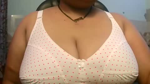 Snapshot of soni88888 chatting on 12/16/24, 06:43 soni88888 online show from 12/16/24, 06:43