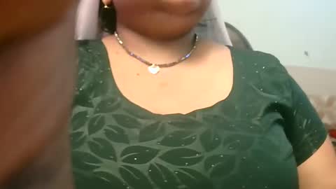 Snapshot of soni88888 chatting on 03/12/25, 05:35 soni88888 online show from 03/12/25, 05:35