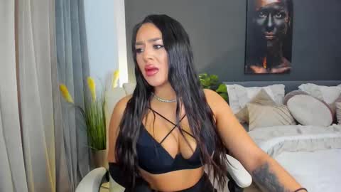 Snapshot of sonia__rey chatting on 10/24/25, 09:06 Sonia  Rey online show from 10/24/25, 09:06
