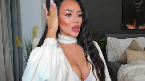 Snapshot of sonia__rey chatting on 02/18/26, 05:20 Sonia Rey online show from 02/18/26, 05:20